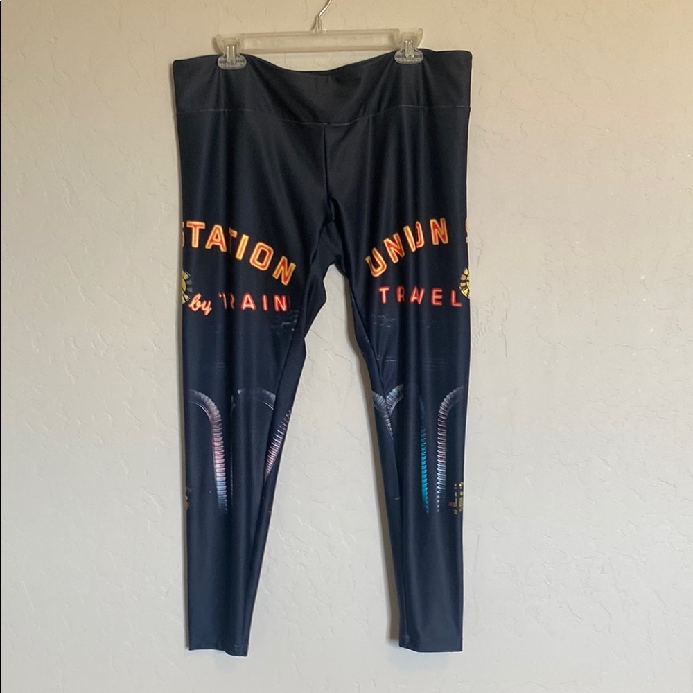 Denver Union Station Black Graphic Leggings